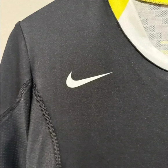 Oregon Ducks Volleyball  Jersey Short Sleeve Jersey - Picture 4 of 8